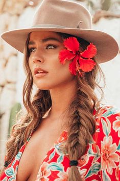 Best Bohemian Hairstyles That Turn Heads ★ Hard Part Haircut, Top Braid, Hair Specialist, Bohemian Hairstyles, Cool Braid Hairstyles, Foto Poses, Easy Braids, Side Braid