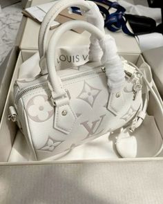 Louis Vuitton Bag Aesthetic, Louis Vuitton Aesthetic, Cute Mini Bags, Sac Louis Vuitton, Girls Tote, Bag Aesthetic