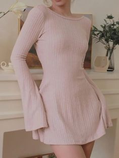 SIZE Length/cm Bust/cm Waist/cm Hips/cm Shoulder/cm Sleeve/cm S 76 77-86 62 / 33 64 M 77.5 81-90 66 / 34 65 L 79 85-94 70 / 35 66 NOTE: 1. Please strictly follow the size chart to select the size. Do not select directly according to your habits.2. Still not sure about size? We'd love to advise based on your measurements of bust, waist and hip.3.The size may have 2-3cm differs due to manual measurement. Please note when you measure. Backless Skirt, Basic Mini Dress, Stretch Dresses, Cable Knit Dress, Spring Dresses Women, 파티 드레스, Long Sleeve Knit Dress, Backless Mini Dress, Autumn Dress