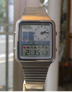 Retro Devices, Fashion Development, Casio Vintage Watch, Tech Aesthetic, Grunge Jewelry, Wrist Accessories, Retro Watches, Room Setup, Classic Watches