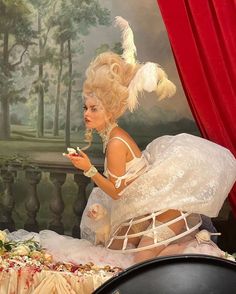 Marie Antoinette Costume Halloween, Marie Antoinette Aesthetic, Marie Antoinette Costume, Rococo Fashion, Princess Core, Marie Antoinette, Up Girl