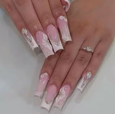 Pink Nails Flower, Nails Light Pink, Nails Fancy, Quinceanera Nails, Nails Flower, Nails Elegant, Light Pink Nails, White Acrylic Nails, Cute Acrylic Nail Designs