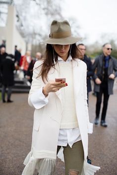 The Sartorialist, Mode Boho, Looks Street Style, White Coat, 가을 패션, Inspiration Mode, Looks Style, Street Chic, Mode Inspiration