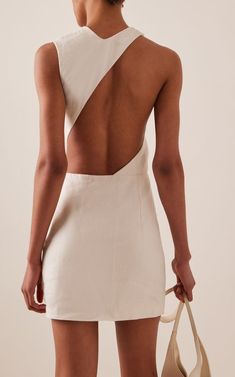 Tailor Made Dress Ideas, Summer 2025 Fashion Trends, Etnic Style, White Dress Short, Draped Silk Dress, White Summer Outfits, Minimal Dress, Tailored Clothes, Open Back Dress