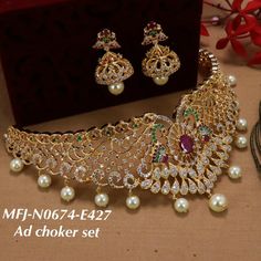 Beautiful Bridal Jewelry, Dulhan Mehndi Designs, Indian Jewelry Sets, Gold Fashion Necklace, Gold Choker, Temple Jewellery, Fantasy Jewelry, Girls Jewelry, Jewelry Patterns