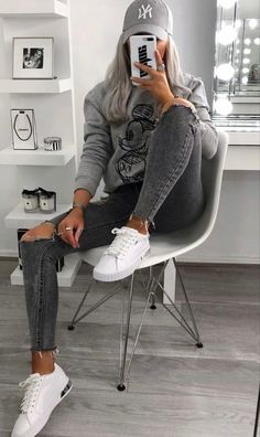 Cool Fashion Edgy, Sophisticated Style Women Casual, Tv Outfit Inspiration, Football Sunday Outfit Winter, Classy Everyday Outfits Minimal Classic, Hockey Mom Outfit Style 2022, Edgy Sporty Outfits, Womens Casual Winter Outfits, Women’s Casual Fashion