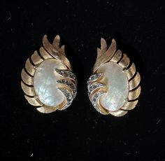 Providence Ri, Crown Trifari, Clip Earrings, Earrings Gold, Clip On Earrings, Mother Of Pearl, Gold Earrings, Gold Tones, Jewelry Earrings