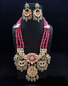 Festive Chandbali Necklaces With Matching Earrings, Bollywood Chandbali Necklace With Matching Earrings, Chandbali Necklaces With Matching Earrings For Diwali, Kundan Necklace With Matching Earrings For Diwali Celebration, Festive Chandbali Bridal Necklace With Matching Earrings, Kundan Bridal Necklace With Matching Earrings In Temple Style, Festive Kundan Bridal Necklace With Matching Earrings, Kundan Necklaces With Matching Earrings For Festivals, Festive Kundan Jewelry With Latkans