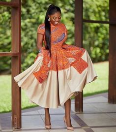 One Hand Dress Styles, African Outfits For Women, Hand Dress, Sewing Easy, Dress Patterns Diy, Classy Gowns, Short African Dresses