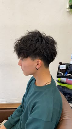 Curly Asian Hair, Long Messy Hair, Edgars Haircut, Mens Haircuts Short Hair, Men Haircut Curly Hair, Tapered Hair, Asian Haircut, Taper Fade Haircut