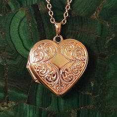 💫 Please make sure to read description carefully prior to purchase as all sales are final. If you have any questions about this style, please feel free to message me ✨ Solid 14K Yellow Gold Embossed Engravable Heart Locket Stunning 14K yellow gold heart locket with elaborate embossed front details. Two picture capacity. Made of solid gold, this locket weighs approximately 2.60 grams. Option for engraving on back, this is the perfect option for someone looking for a heartfelt, personalized piece Gold Heart Locket, Photo Necklace, Mini Charm, Heart Locket, Gold Heart, Heart Of Gold, Necklace Gift, Real Gold, Picture Photo