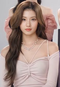 Fashion 80s Women, Park Jihyo, Hairstyles Braids, Korean Hairstyle, Medium Length Hair Cuts, Korean Beauty, Pink Hair, Korean Girl