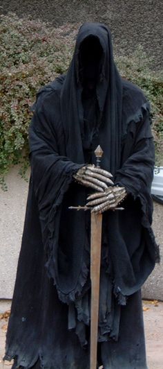 Kropserkel: Dark Rider Nazgul WitchKing costume and armor 다크 판타지, Halloween Inspiration, Halloween Props, Halloween Projects, Outdoor Halloween, Halloween Haunt