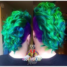 Great mix Colored Mohawk Woman, Pixie Hawk Haircut, Pixie Hawk, Color Dreads, Hair Color Quotes, Green Mohawk, Princess Hairstyle, Dyed Hair Blue, Dyed Hair Pastel