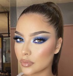 Silver And Blue Eyeshadow Looks, Make Up Looks Blue Eyeshadow, Make Up With Blue Eyeshadow, Makeup For Royal Blue Dress Prom, Light Blue Makeup Aesthetic, Prom Makeup With Blue, Navy Blue Makeup Ideas, Light Blue Glam Makeup, 15 Makeup Looks Blue