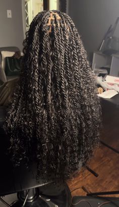 Medium Braids Parting, Chocolate Brown Passion Twists, Goddess Braids Twist, Passion Goddess Twist, Passion Twists Goddess, Senglanese Twists, Boho Passion Twists With Curls, Passion Twists With Curls, Curly Braids For Black Women