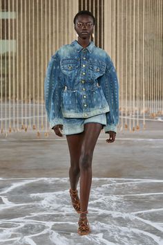 Ulla Johnson Spring 2024 Ready-to-Wear https://www.vogue.com/fashion-shows/spring-2024-ready-to-wear/ulla-johnson/slideshow/collection#38 Nyc Boutiques, Double Denim, Denim Blazer, Dion Lee, Norma Kamali, Fashion Weeks, Jason Wu, Knit Sweatshirt, Spring 2024