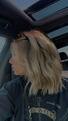 Short Beachy Haircut, Beachy Haircut, Hair Inspo Pics, Hair Inspo Short, Short Hair Inspo, Soft Blonde Hair, Cute Short Hair, Soft Blonde, Inspo Pics