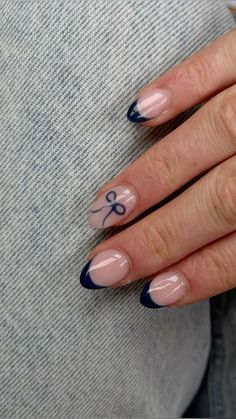 21 Short Fall Nail Ideas | Lauren Erro Navy Nails, Subtle Nails, Simple Acrylic Nails, Classy Acrylic Nails