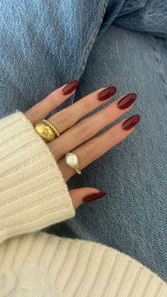 Oval Nails Designs Simple, Short Oval Nails Color, Fall Nails Almond Shape Burgundy, Burgundy Nails Oval Shape, Burgundy Oval Acrylic Nails, Burgundy Almond Shaped Nails, Cranberry Almond Nails, Cherry Wine Red Nails, Deep Cranberry Nails