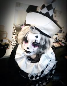 Luvia- Canival Vkei Make Up, Dark Clown Makeup, Gothic Clown Makeup, Visual Kei Hair, Dark Clowncore, Emo Clown, Pierrot Clown, Circus Aesthetic, Dark Circus