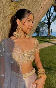 Hindi Wedding Guest Outfit, Fun Wedding Trends, Hindi Wedding, Desi Jewelry, Pakistani Beauty, Cinderella Dress, Fashion Show Dresses