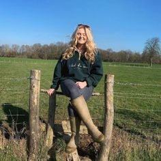 Wellies Aesthetic, Walk Outfits, English Country Fashion, Countryside Outfit, Hunting Fashion, Countryside Fashion, Country Outfits Women, British Country Style, Country Fits