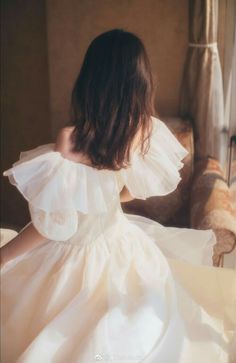 Era Victoria, Old Dress, Trening Fitness, Foto Poses, Classy Aesthetic, Princess Aesthetic, Vestidos Vintage, Looks Style, Fancy Dresses