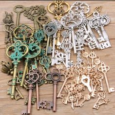 many different types of keys on a table