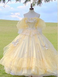 Princess Dress Yellow, Rorita Fashion, Aesthetic Princess Dress, Yellow Princess Dress, Pastel Yellow Dress, Light Yellow Dress, Light Yellow Dresses, Pale Yellow Dresses, White Princess Dress