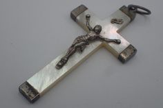 vintage mother-of-pearl crucifix dimensions 5 cm by 2.5 cm excellent condition other religious jewelry in my sales ref:C13 I naturally remain at your disposal for any information. Free shipping worldwide! Don't forget to add me to your favorites list! Take a look at my other items! Thank you for your visit and I hope to see you soon Favorites List, See You Soon, Religious Jewelry, Add Me, Favorite Things List, Mother Of Pearl, See You, Don't Forget, Pet Supplies