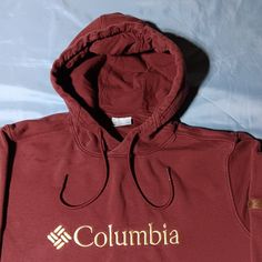 Super cool authentic vintage Columbia sweatshirt. EXACT MEASUREMENTS IN LISTING AND PICS. Freshly washed and ready to wear! High quality Columbia Sportswear early 2000s tag. feels great in hand. Super nice in person. Tagged L and fits a bit wider, could fit a shorter XL. Approx. 25 X 27. Minor wear spots in last pics. Beautiful deep Burgundy color.  Vintage 2000s Y2K Columbia Sportswear Embroidered Logo Outdoor Hiking Sports Sportswear Camping Sweatshirt Hoodie, L XL Camping Sweatshirt, Columbia Sweatshirt, Logo Sweatshirt, Deep Burgundy, Vintage 2000s, Columbia Sportswear, Burgundy Color, Outdoor Hiking, Super Cool