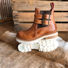 The Kallens – Savannah Sevens western life{&}style Workwear Boots, Ranch Wear, Nike Tennis Shoes, Thick Socks, Dip Dye, Casual Socks, Grab Bags, Casual Sandals, Winter Accessories