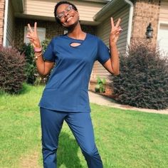 8 Tips for Adding Class to Your Scrubs | #ADayinScrubs