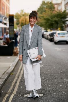 Jeans On Jeans, Women Street Style, Style For Spring, Cool Women, London Fashion Week Street Style, London Fashion Weeks, Street Style Blog, Jeans Look, Nyfw Street Style