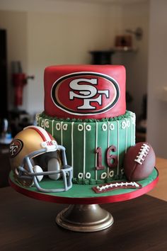 San Francisco 49ers Cake for the Ultimate Fan 49ers Birthday Cake For Men, 49ers Birthday Party, 49ers Birthday, Super Bowl Cake, Bigfoot Birthday, Football Theme Birthday