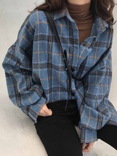 Stile Hijab, Aesthetic Clothing Stores, Flannel Outfits, Paris Mode, Tumblr Outfits, Long Sleeve Plaid Shirt, Mode Inspo, Soft Grunge, 가을 패션