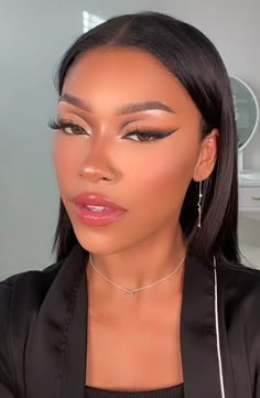 Sweet 16 Makeup, Prom Eye Makeup, Stylish Makeup, Graduation Makeup, Makeup For Black Skin, Flawless Makeup Application, Power Of Makeup, Glamorous Makeup