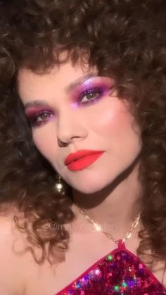 Disco Makeup 1970s Glitter, 80s Glam Rock Makeup, 80s Rock Makeup, Disco Makeup 1970s, Onda Disco, 70s Disco Makeup, Glam Rock Makeup, Vamp Makeup, 80s Hair And Makeup