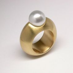 Wizard Jewelry, Pearl Ring Design, Dope Jewelry Accessories, Contemporary Jewelry Design, Rope Jewelry, Classic Wedding Rings, Expensive Jewelry, Jewelry Lookbook, Bridal Gold Jewellery