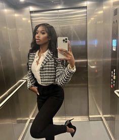 Corporate Baddie Outfits, Cute Professional Outfits, Corporate Baddie, Chique Outfit, Business Professional Outfits, Fashionable Work Outfit, Business Attire Women, Cute Work Outfits, Corporate Attire