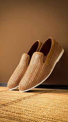 #espadrilles #mensloafer #mensespadrilles #summerloafers #summerslipon Shoes Ads, Slip On Shoe, Casual Office, Derby Shoes, Top Gifts, Gift Ideas For Men, Boot Shop, Slip Ons, Summer Shoes