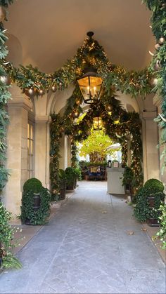 Ralph Lauren 
Paris 
Christmas 
Christmas decorations
2021 Christmas Paris 
2021 Christmas decorations Classy Christmas, Golden Gate Park, Christmas Inspo, Noel Christmas, Christmas Mood, Christmas Floral, Christmas House