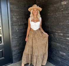 Modest Western Dresses, Cowboy Chic Wedding Guest Attire, Western Church Outfits Women, Western Chic Outfits Dressy, Church Outfit Women, Western Chic Outfits, Country Chic Dresses, Bridal Shower Attire