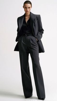 Woman Suit Aesthetic Dark, Black Pants Suit Women Classy, Women’s Suit Outfit Work, Black Suit Aesthetic Woman, Power Woman Outfit, Slay Outfits Classy, Woman Power Suit, Formal Black Suits For Women, Woman Suit Black