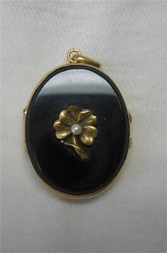 Antique Locket 14K Gold Black Onyx Belle Epoque Victorian Mourning Jewelry c1860  | eBay Antique Cameo Jewelry, 1800s Jewelry, Victorian Locket, Picture Locket, Antique Locket, Antique Jewelry Necklace, Vintage Lockets, Cameo Jewelry, Onyx Jewelry