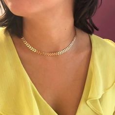 Chocker Gold Neckless, Chocker Neckless, Simple Choker Necklace, Simple Necklace Designs, Art Jewelry Design, Expensive Jewelry Luxury, Gold Bridal Jewellery Sets