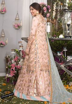 Designer Wedding Party Dress in Peachy Pink Color Nameera By Farooq, Punjabi Suits Designer, Pakistani Party Wear Dresses, Pakistani Party Wear, Shilpa Shetty, Chiffon Collection, Wedding Party Dress, Embroidery Suits Design, Salwar Kameez Designs