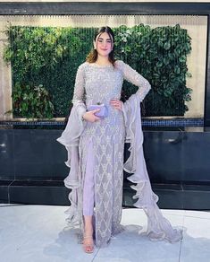 Wedding Outfit Women, Latest Bridal Dresses, Fancy Sarees Party Wear, Womens Trendy Dresses, Stylish Short Dresses, Pakistani Fashion Party Wear, Pakistani Fancy Dresses, Beautiful Pakistani Dresses, Fancy Dresses Long