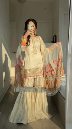 Haldi Outfits, Outfits Indian, Pakistani Suit, Outfits Woman, Gaun Fashion